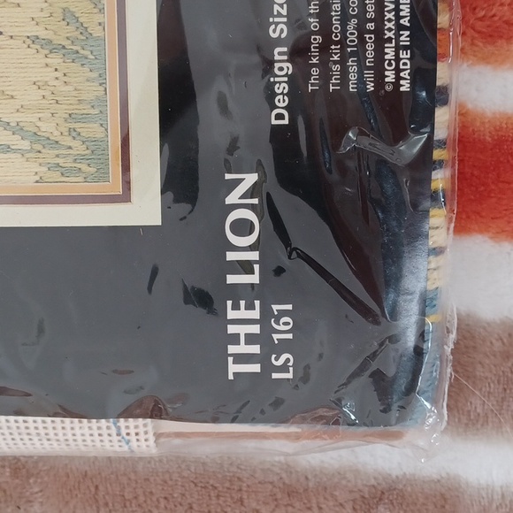 Vntg.NEW - MONARCH HORIZONS "The Lion" 16x20 Longstich Kit 100% Persian Wool - Picture 3 of 6